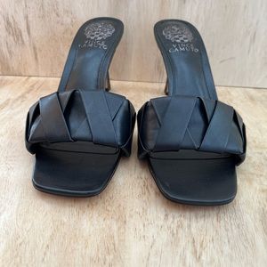 Vince Camuto Women’s Endonta Braid Black Leather Mule Sandal. Size: 7.5